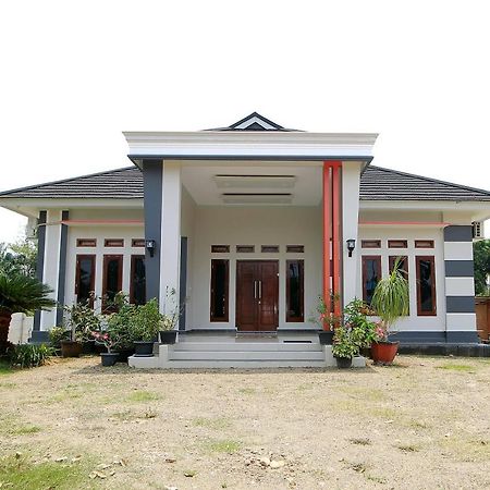 Oyo 739 Guest House Si Kancil Bengkulu Exterior photo